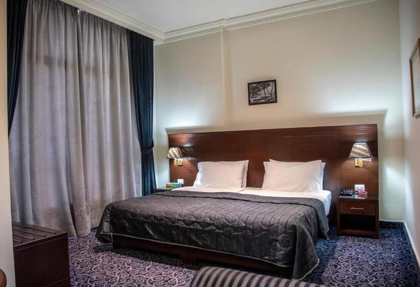 سوییت جونیور با چشم‌انداز دریا, Bel Azur Hotel   Resort