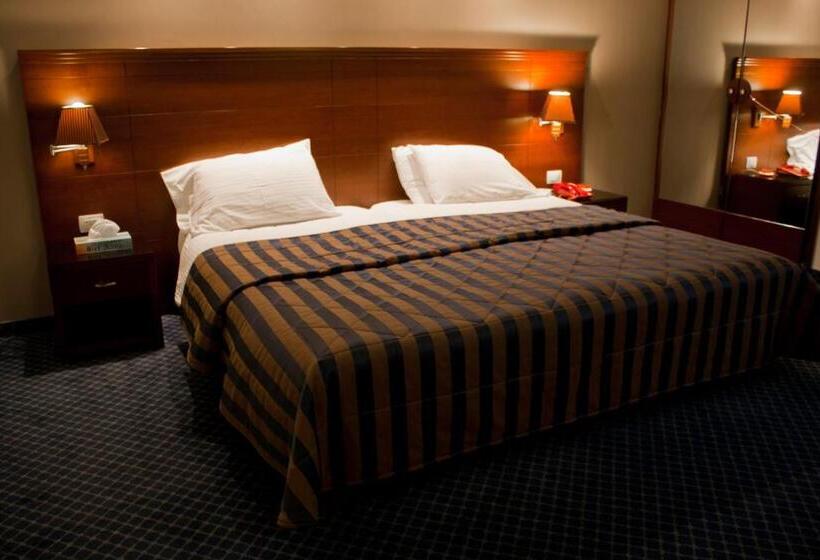 سوییت جونیور با چشم‌انداز شهر, Bel Azur Hotel   Resort