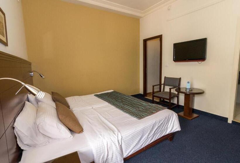 اتاق اساندارد با چشم‌انداز جانبی به دریا, Bel Azur Hotel   Resort