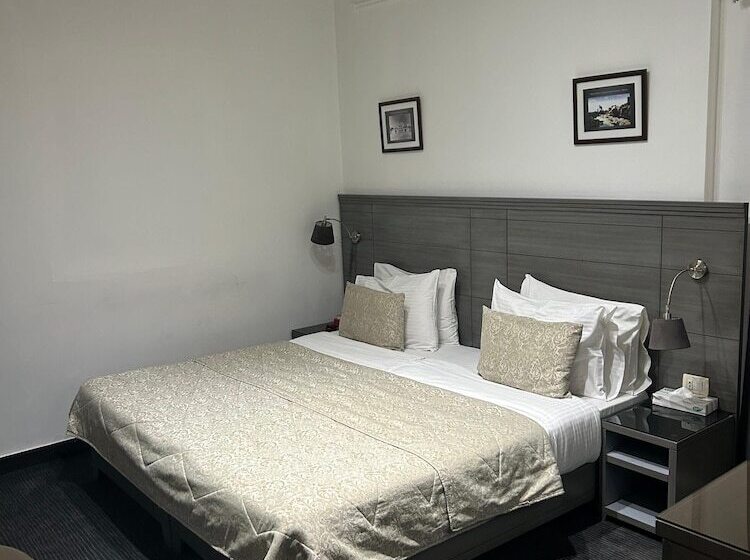 اتاق اساندارد با چشم‌انداز جانبی به دریا, Bel Azur Hotel   Resort