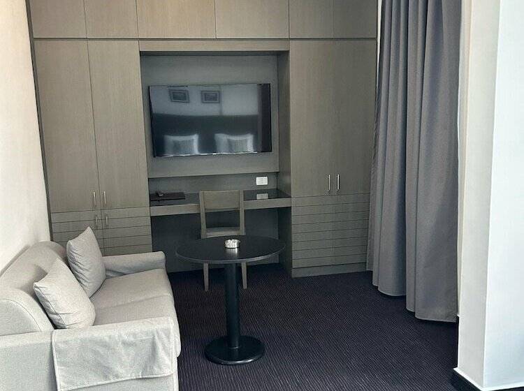 سوییت جونیور با چشم‌انداز دریا, Bel Azur Hotel   Resort