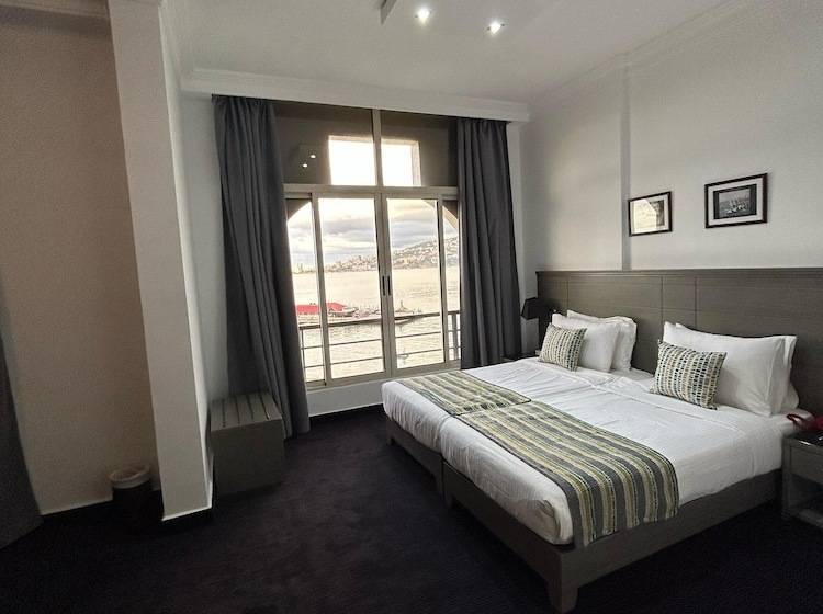 سوییت جونیور با چشم‌انداز دریا, Bel Azur Hotel   Resort