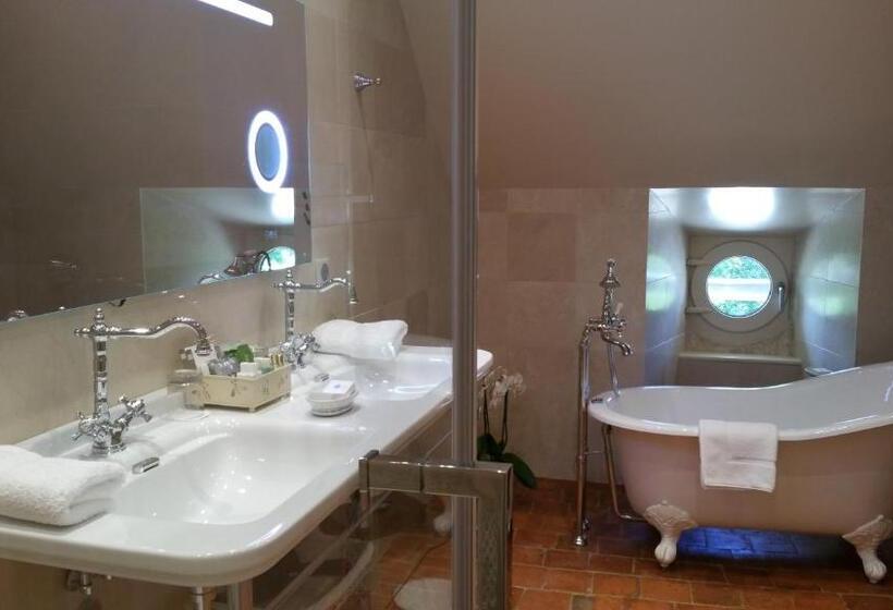 חדר דלוקס, Château De Vault De Lugny