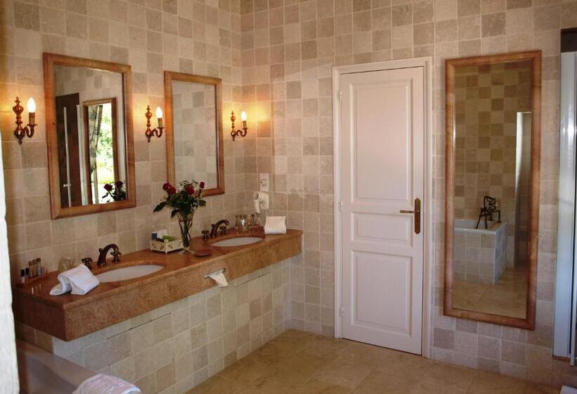 חדר דלוקס, Château De Vault De Lugny