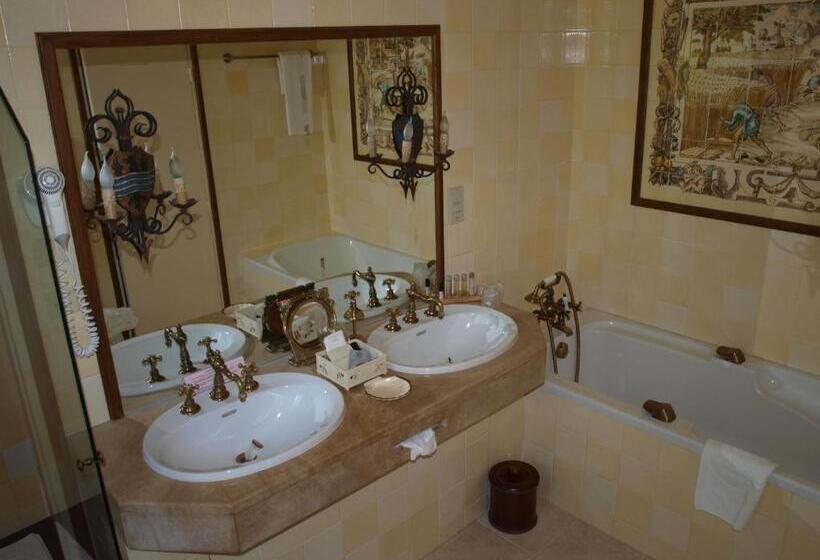 חדר דלוקס, Château De Vault De Lugny