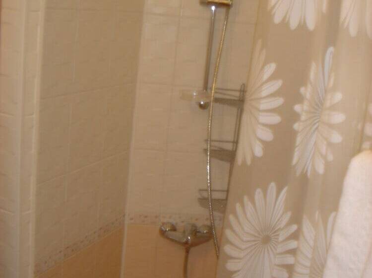 اتاق استاندارد, Dom Dostoevskogo