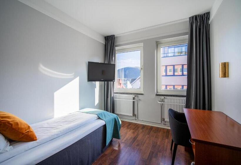 스탠다드 싱글 룸, Enter Amalie