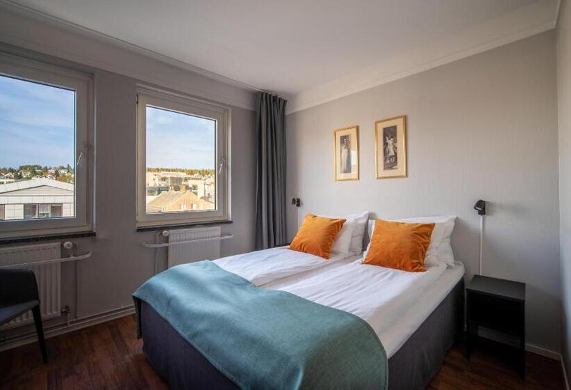 수피리어 룸, Enter Amalie