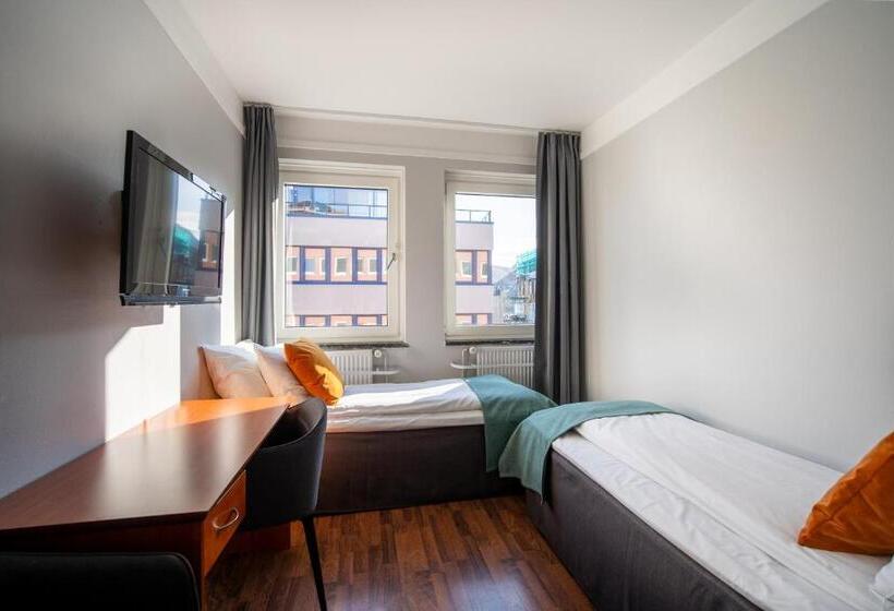 이코노미 룸, Enter Amalie