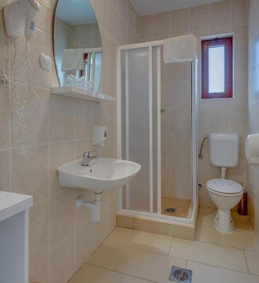 اتاق استاندارد با بالکن و چشم‌انداز دریا, Galia