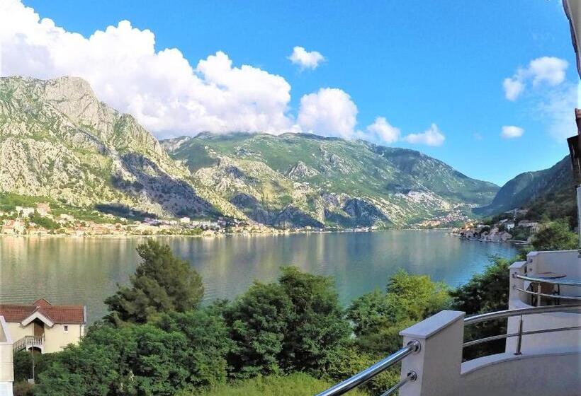 اتاق استاندارد با بالکن و چشم‌انداز دریا, Galia