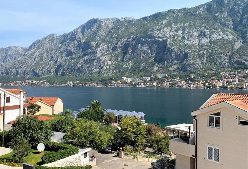 اتاق استاندارد با بالکن و چشم‌انداز دریا, Galia