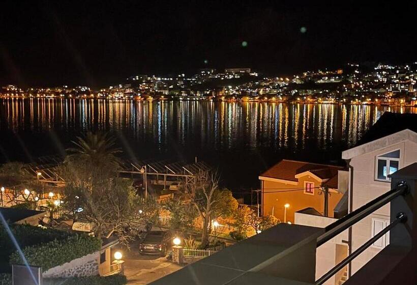 اتاق استاندارد با بالکن و چشم‌انداز دریا, Galia