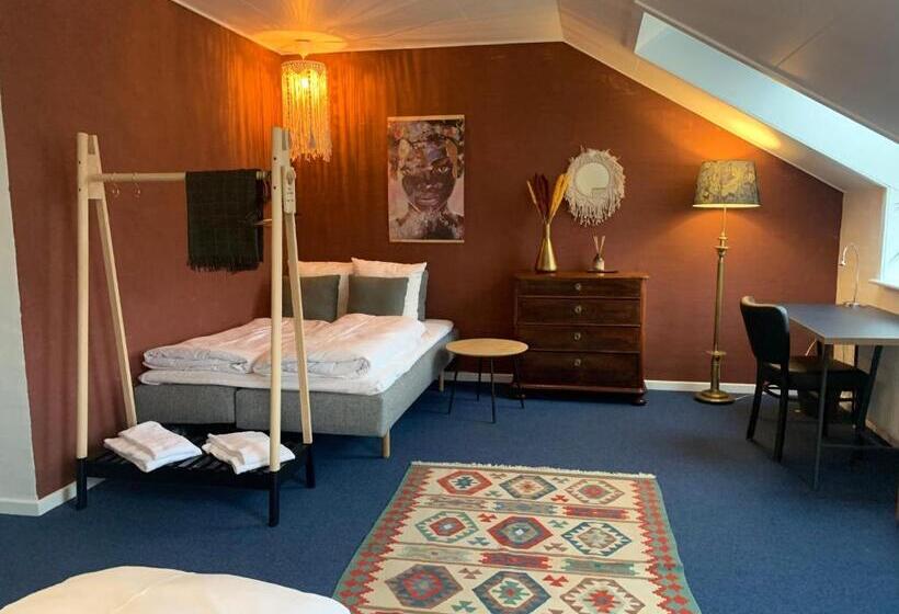 Quarto Familiar, Gammel Havn
