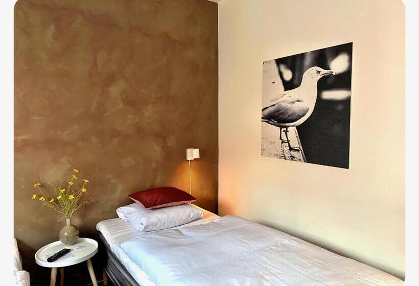 Quarto Estandar Individual, Gammel Havn