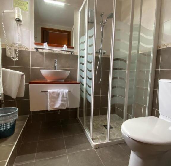 四人标准间, Hôtel Bel Air