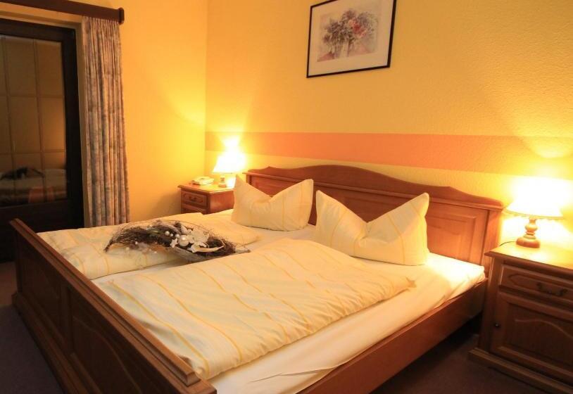 스탠다드 룸, Jägerklause