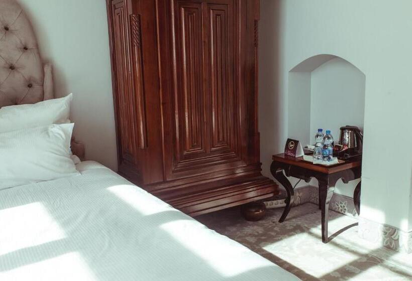 חדר סטנדרט יחיד, Krasicki