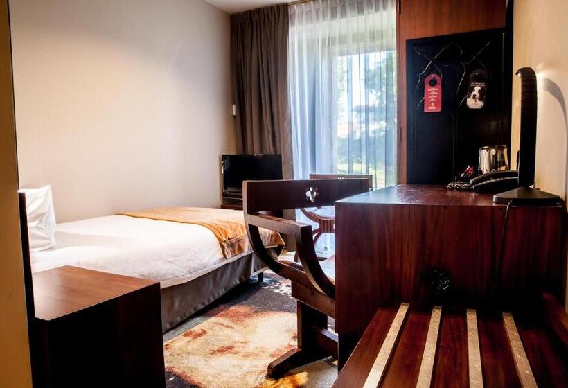 חדר סטנדרט יחיד, Krasicki