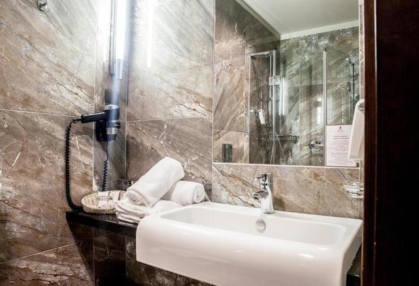 חדר סטנדרט יחיד, Krasicki