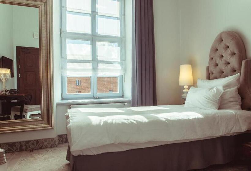 חדר סטנדרט יחיד, Krasicki