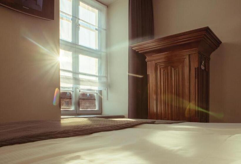 חדר דלוקס, Krasicki