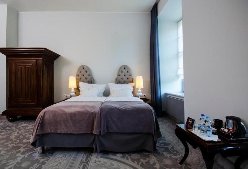 디럭스 룸, Krasicki