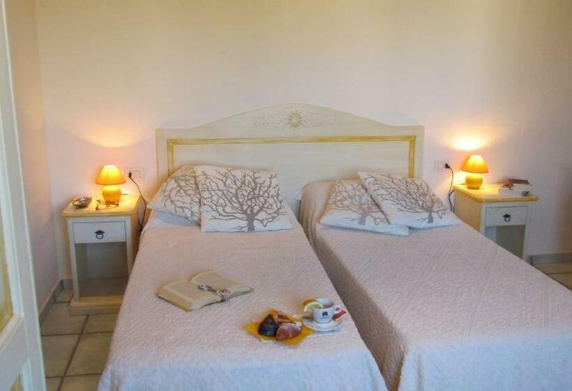 اتاق استاندارد, Li Suari Club Village