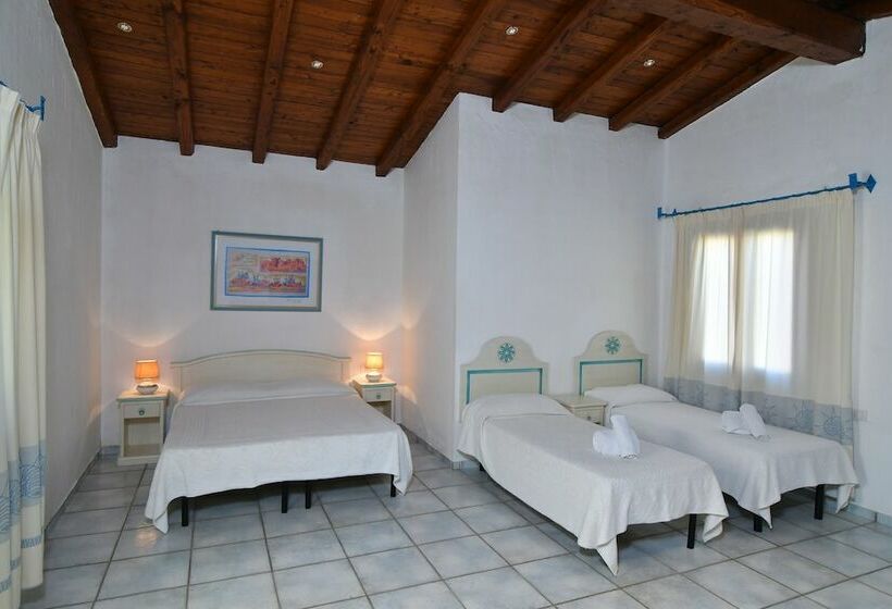 اتاق خانوادگی, Li Suari Club Village