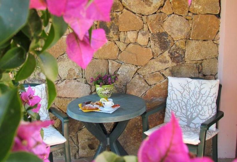 اتاق استاندارد, Li Suari Club Village