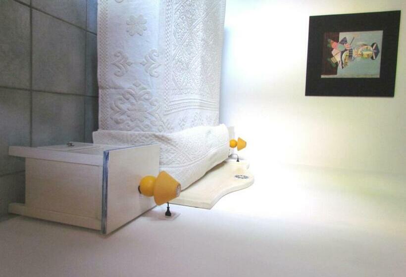 اتاق استاندارد, Li Suari Club Village