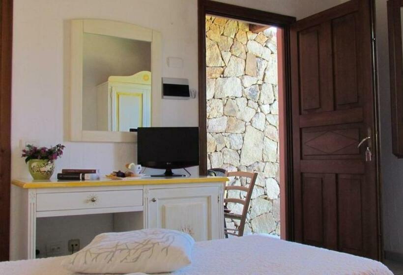 اتاق استاندارد, Li Suari Club Village