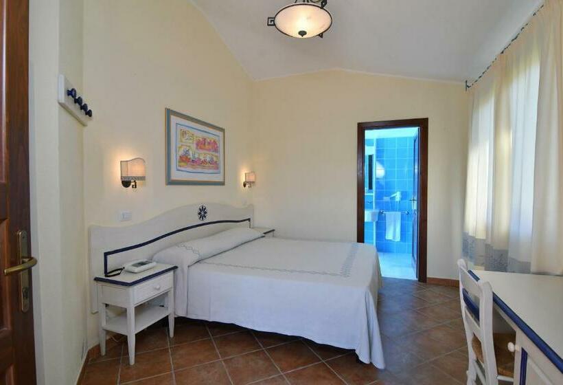 اتاق استاندارد با چشمانداز باغ, Li Suari Club Village