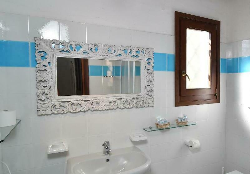 اتاق استاندارد چهار تخته, Li Suari Club Village