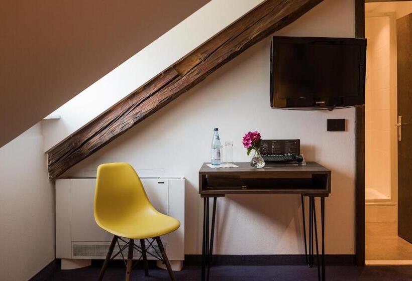 ペントハウスルーム, Mandelhof S