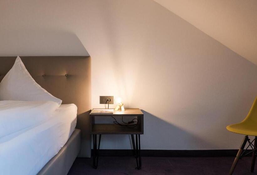 ペントハウスルーム, Mandelhof S