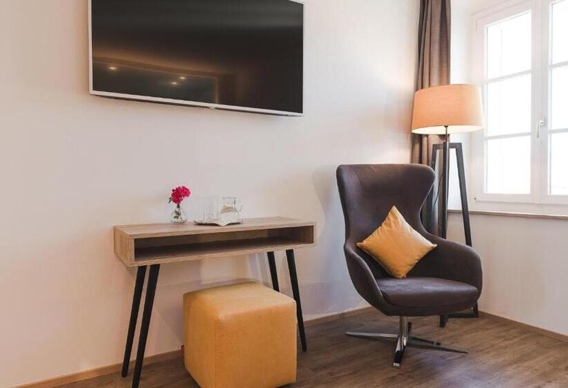 スーペリアールーム, Mandelhof S