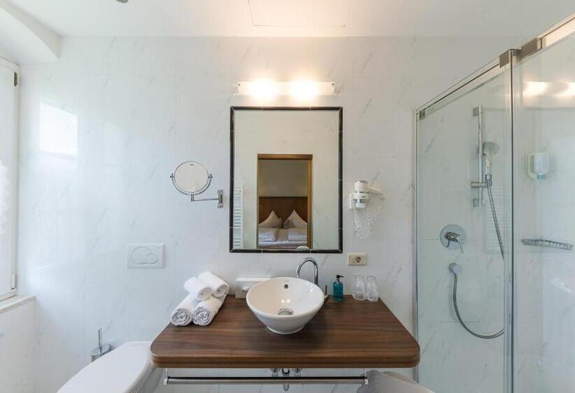 コンフォートルーム, Mandelhof S