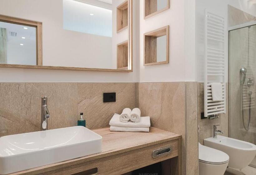 デラックスルーム, Mandelhof S