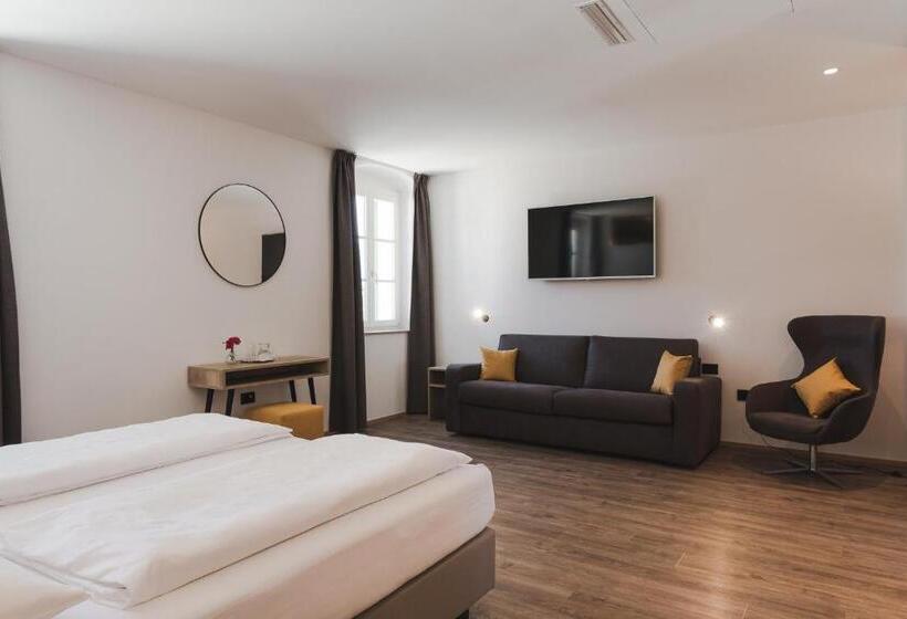 デラックスルーム, Mandelhof S