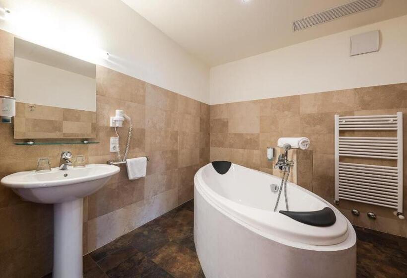 デラックススイート, Mandelhof S