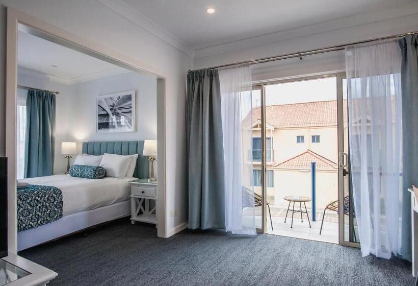 디럭스 스위트, Marina