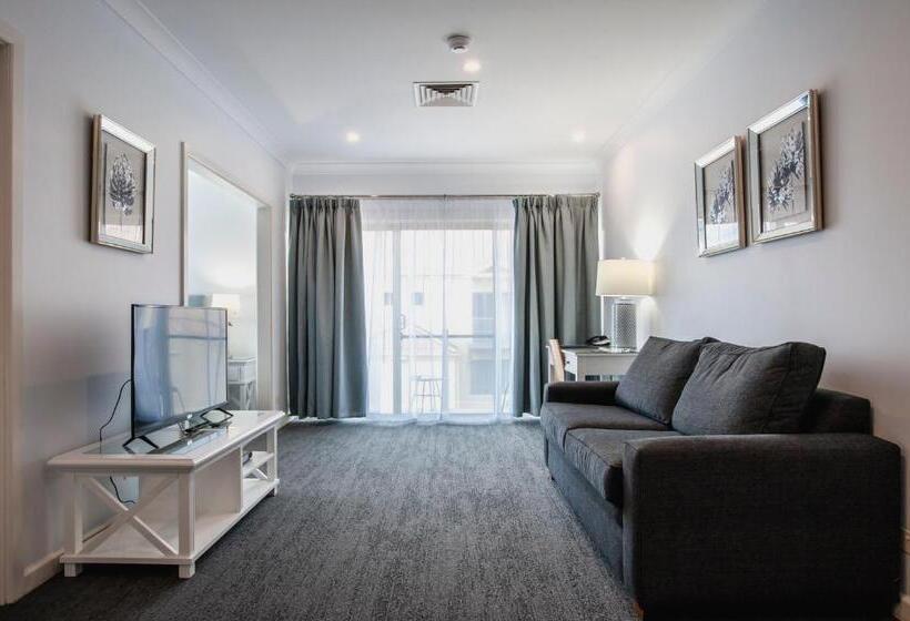 디럭스 스위트, Marina