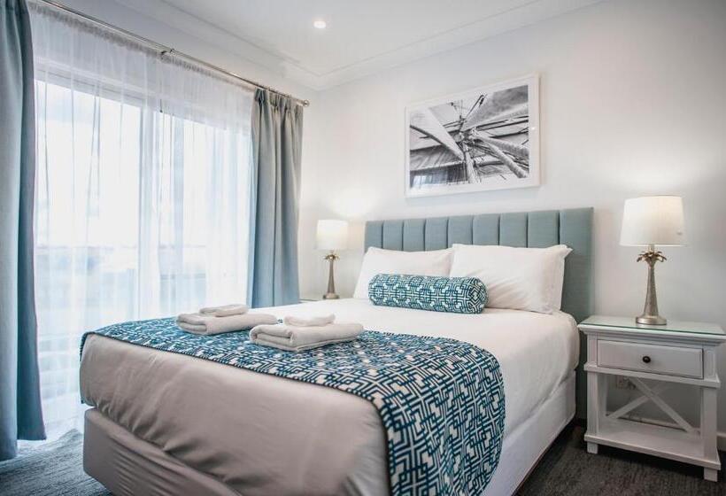 디럭스 스위트, Marina