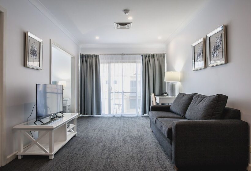 디럭스 스위트, Marina