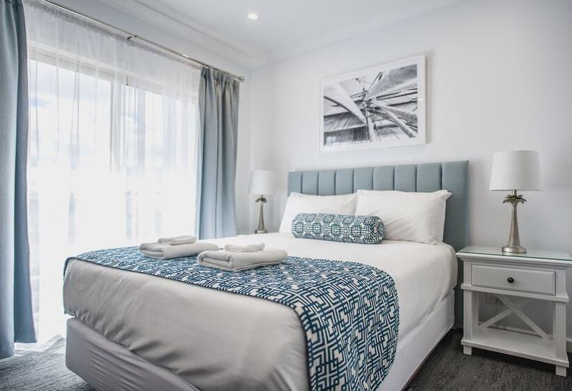 디럭스 스위트, Marina