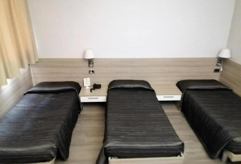 חדר סטנדרט לשלושה, Meuble' Atlantic