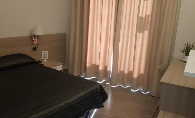 חדר סופריור יחיד, Meuble' Atlantic