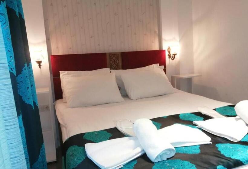 スタンダードトリプルルーム, Minel