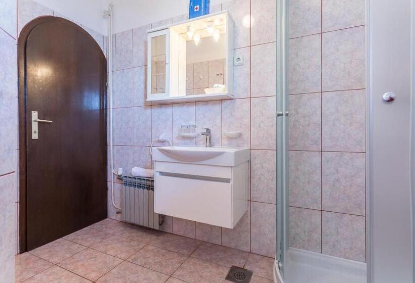 סטודיו סטנדרטי נוף לגינה, Pansion Amigos